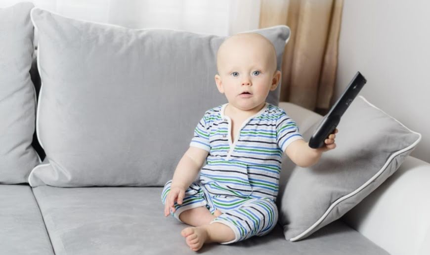 Czy niemowlęta mogą oglądać telewizję