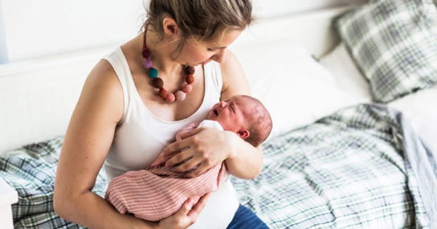 Dlaczego moje dziecko chce być trzymane na rękach cały czas